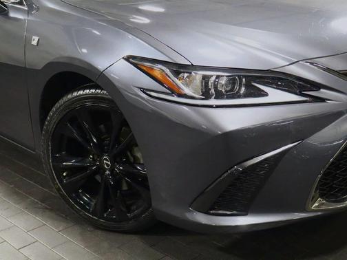 2022 Lexus ES 300h F SPORT