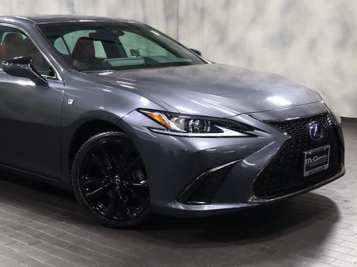 2022 Lexus ES 300h F SPORT