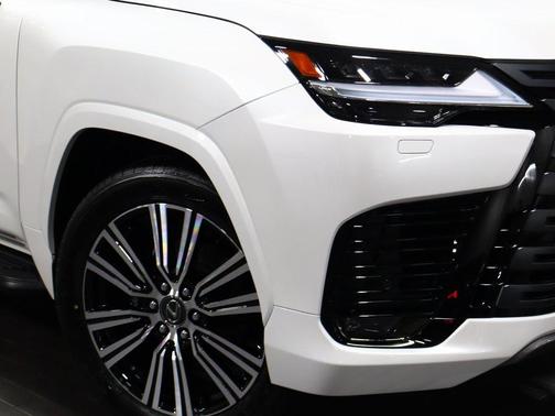 2025 Lexus LX 600 Luxury