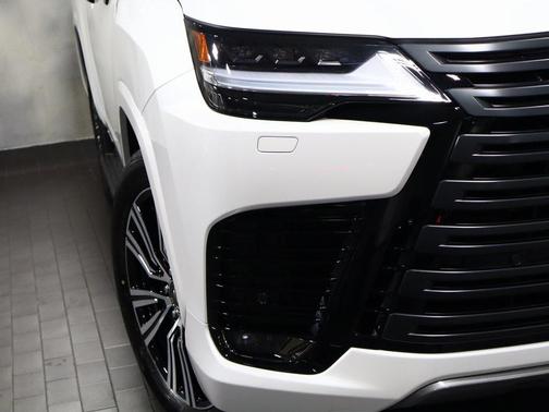 2025 Lexus LX 600 Luxury