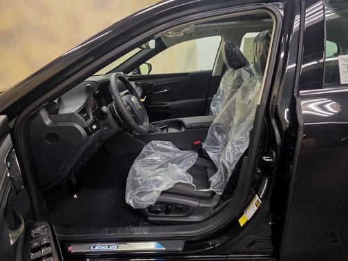 2025 Lexus ES 350 Ultra Luxury