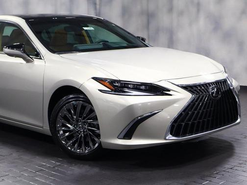 2025 Lexus ES 350 Ultra Luxury