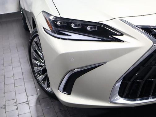 2025 Lexus ES 350 Ultra Luxury