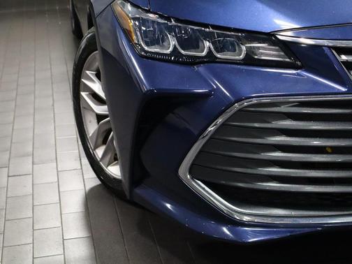 2019 Toyota Avalon XLE