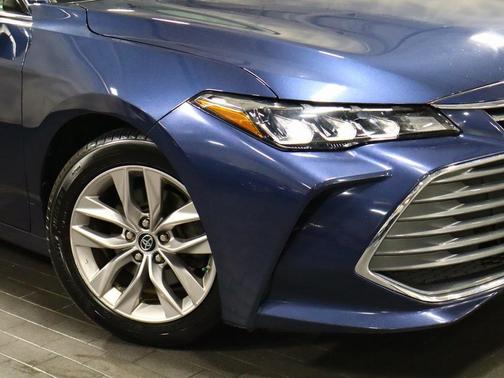 2019 Toyota Avalon XLE