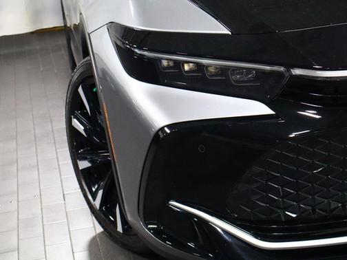 2024 Toyota Crown Platinum