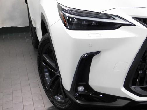 2026 Lexus NX 450h+ Luxury