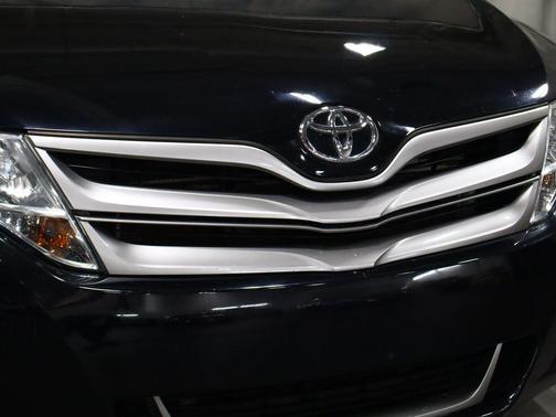 Attitude Black 2013 Toyota Venza LE