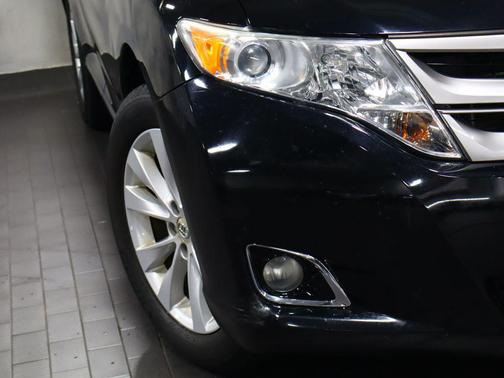 Attitude Black 2013 Toyota Venza LE