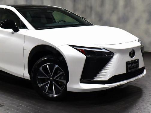 2023 Lexus RZ 450e Premium