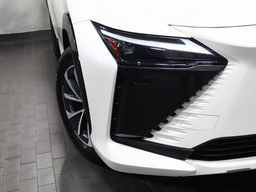 2023 Lexus RZ 450e Premium