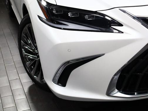 2025 Lexus ES 350 Ultra Luxury