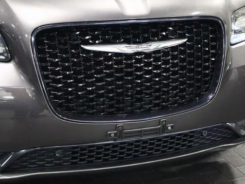 2016 Chrysler 300 S