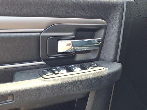 Bright White Clearcoat 2022 RAM 1500 Classic SLT