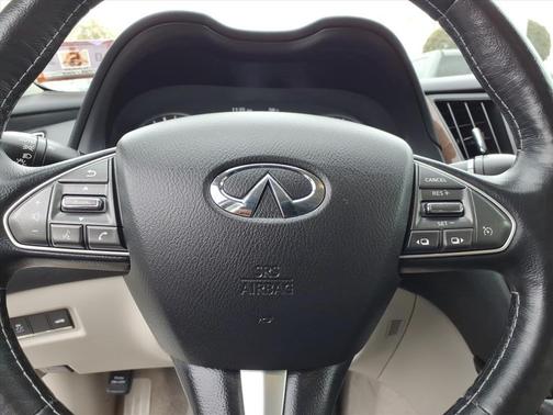 2015 INFINITI Q50 Premium