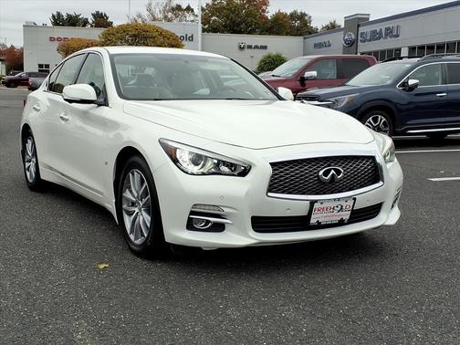 2015 INFINITI Q50 Premium