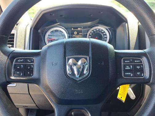 Bright White Clearcoat 2019 RAM 1500 Classic Express