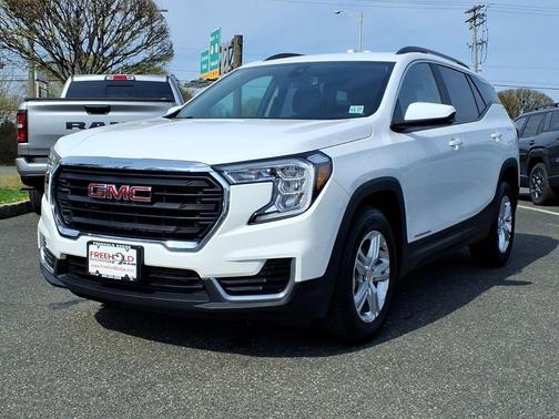 Summit White 2022 GMC Terrain SLE