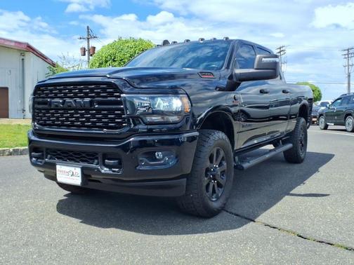 Diamond Black 2023 RAM 2500 Big Horn
