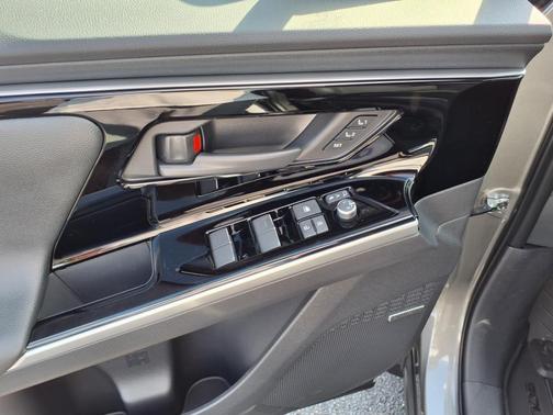 2025 Subaru Solterra Limited