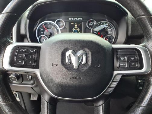 Bright White Clearcoat 2022 RAM 2500 Big Horn