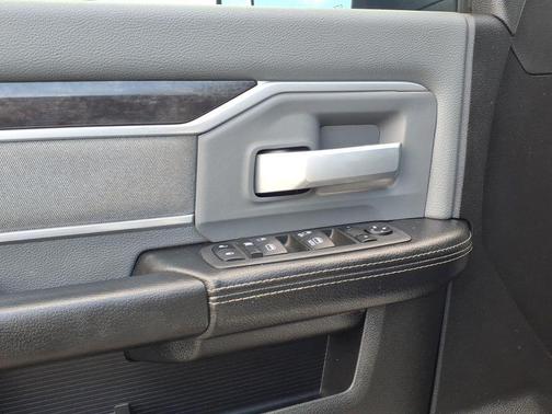 Bright White Clearcoat 2022 RAM 2500 Big Horn