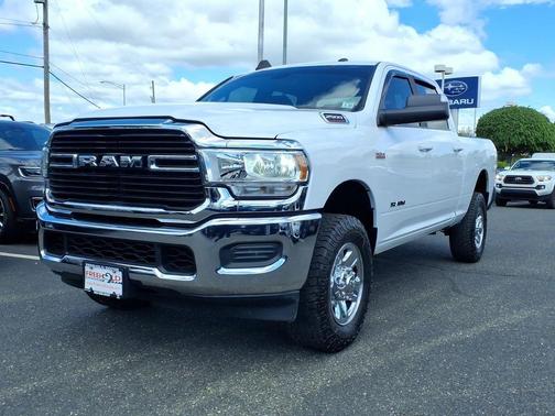 Bright White Clearcoat 2022 RAM 2500 Big Horn