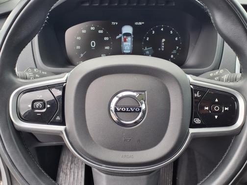 2022 Volvo XC90 T6 Momentum 6 Passenger