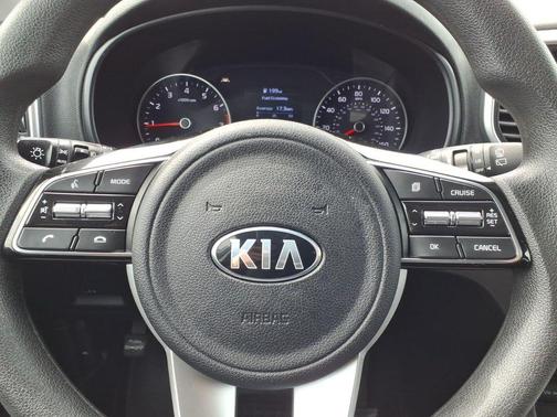Pacific Blue 2022 Kia Sportage LX