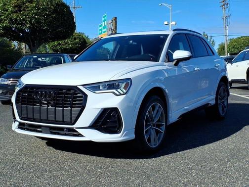 Glacier White Metallic 2022 Audi Q3 45 S line Premium