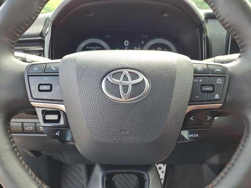 UNDERGROUND 2025 Toyota Camry XSE
