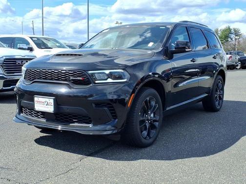 DB Black Crystal Clearcoat 2026 Dodge Durango GT