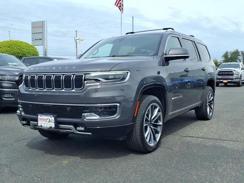 Metallic 2022 Jeep Wagoneer Series III