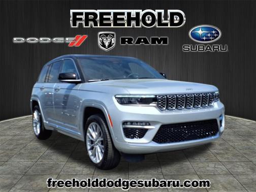 2023 Jeep Grand Cherokee Summit