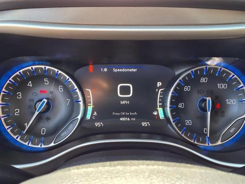 2023 Chrysler Pacifica Touring-L