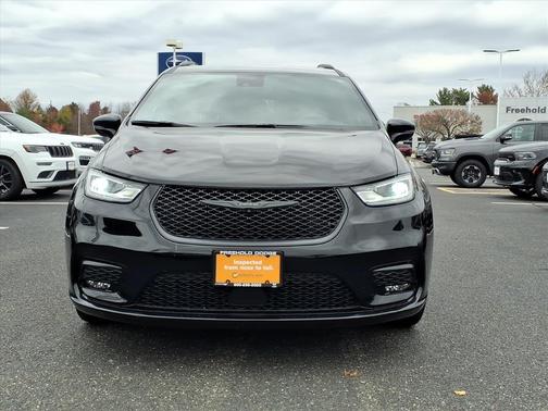 2024 Chrysler Pacifica Touring-L