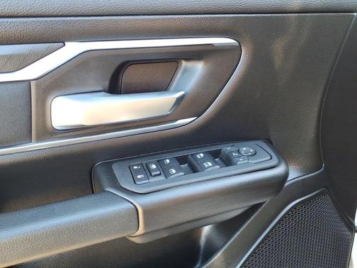 Bright White Clearcoat 2025 RAM 1500 Big Horn/Lone Star