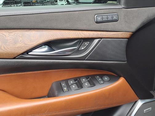 2018 Cadillac Escalade ESV Luxury