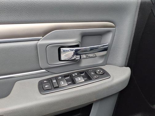 Bright Silver Clearcoat Metallic 2017 RAM 1500 Big Horn