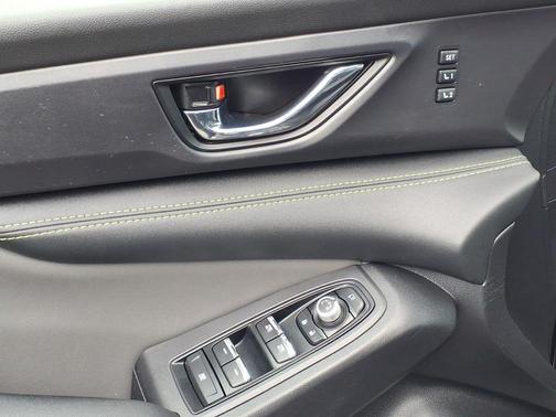 Crystal Black Silica 2024 Subaru Ascent Onyx Edition Limited