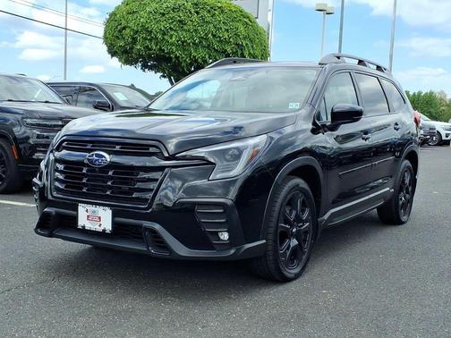 Crystal Black Silica 2024 Subaru Ascent Onyx Edition Limited