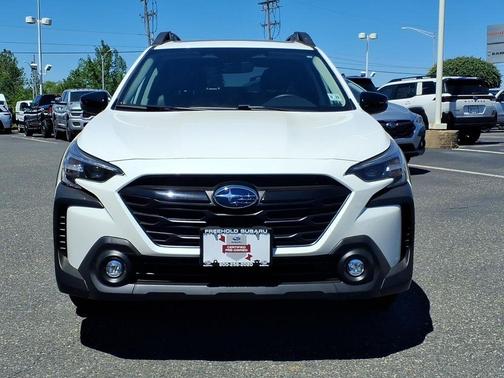 Crystal White Pearl 2025 Subaru Outback Onyx Edition