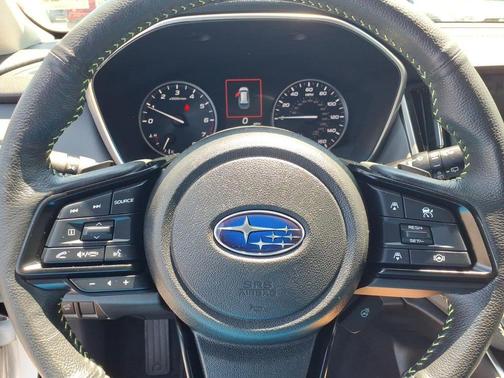 Crystal White Pearl 2025 Subaru Outback Onyx Edition