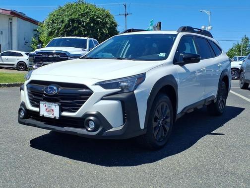 Crystal White Pearl 2025 Subaru Outback Onyx Edition