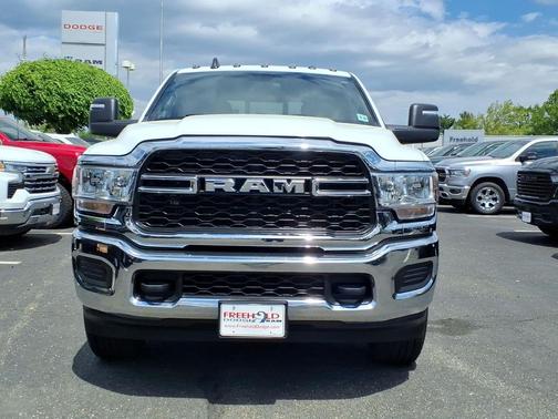 Bright White Clearcoat 2024 RAM 2500 Tradesman