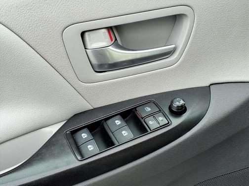 2018 Toyota Sienna L