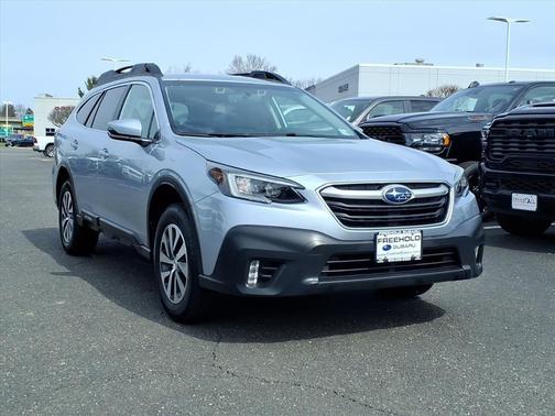 Ice Silver Metallic 2021 Subaru Outback Premium