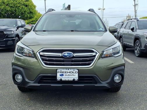 Wilderness Green Metallic 2019 Subaru Outback 2.5i Premium