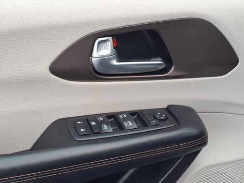 2019 Chrysler Pacifica Touring-L