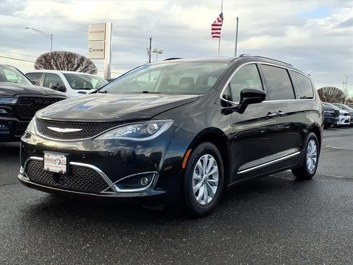 2019 Chrysler Pacifica Touring-L